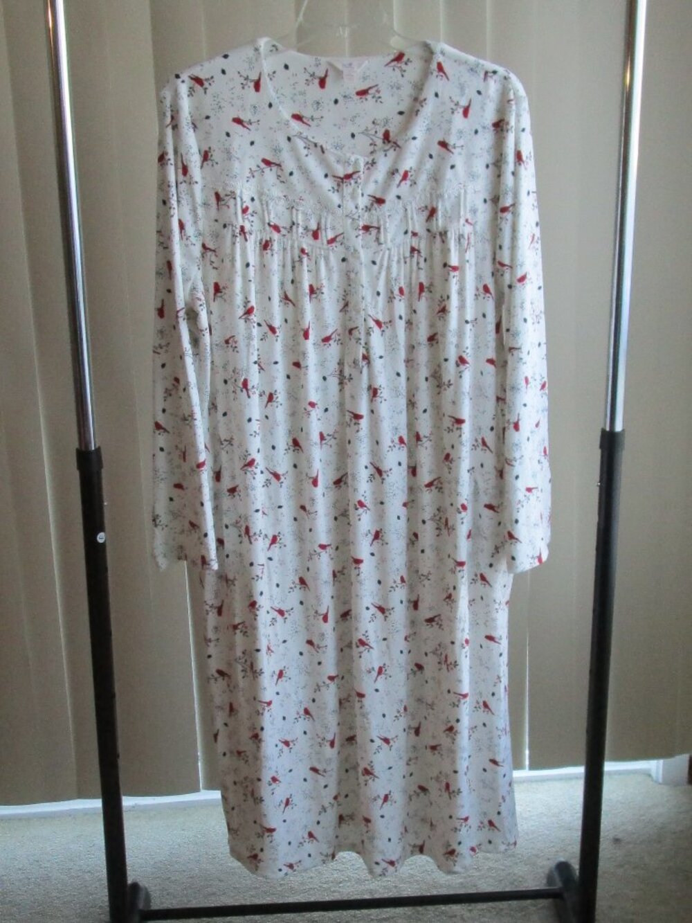 Secret Treasures Nightgown woman 3X - red/ivory cardinal bird print